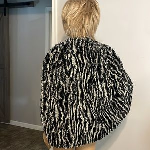 Walter faux fur size 4 NWT